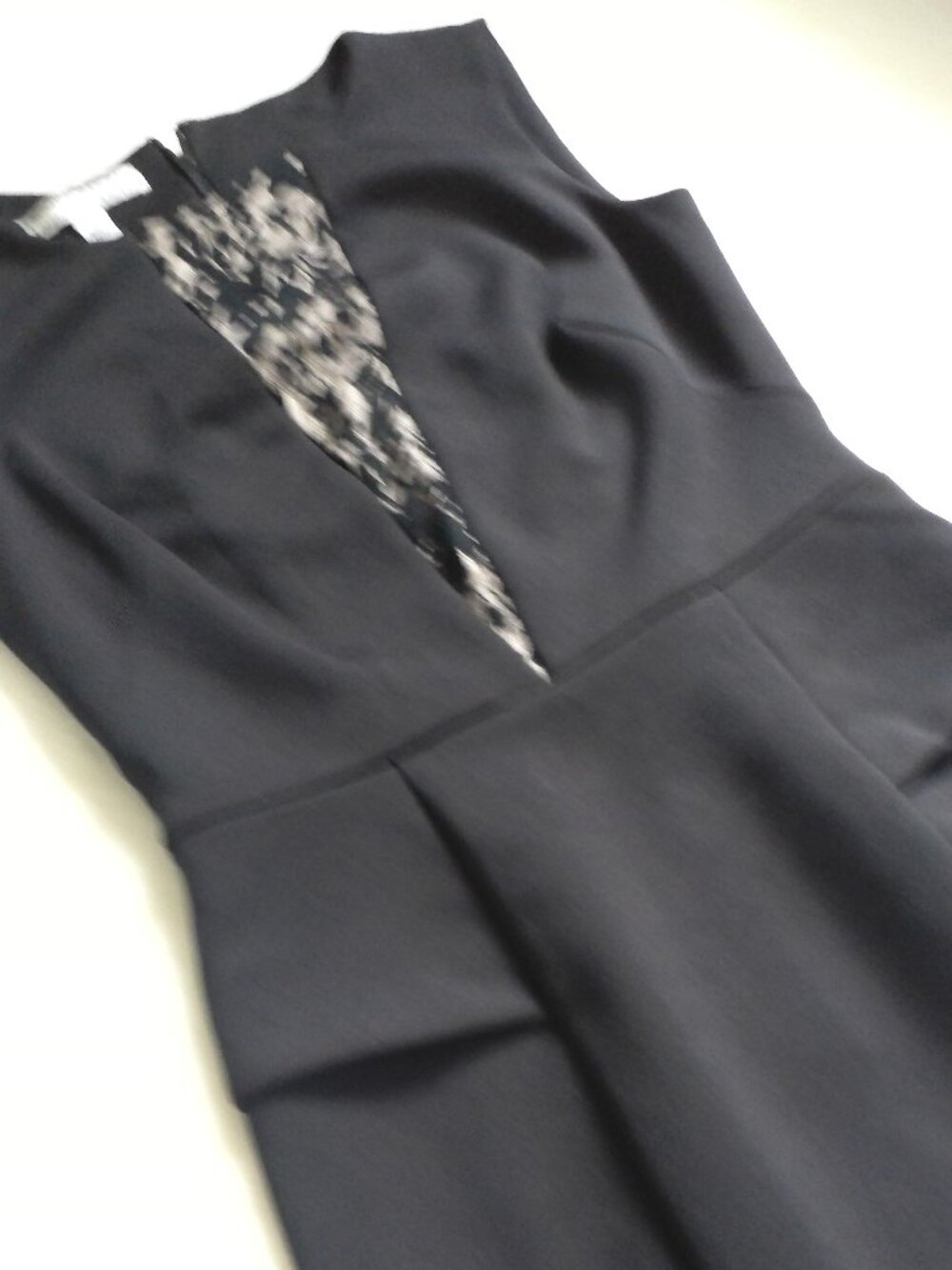 NEW MAGGIE LONDON BACK ZIP DRESS SIZE 2